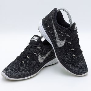 Nike Flyknit Lunar 3 Womens Size 7 Black White Running Shoes 698182-001